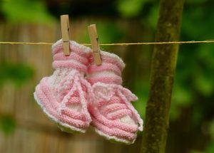 Alles wat je moet weten over babykleding: van soorten en materialen tot seizoensgebonden trends en merken